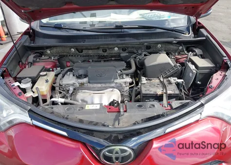 2018 Toyota Rav4 Xle z USA, uszkodzony, nr VIN JTMWFREV1JD110468